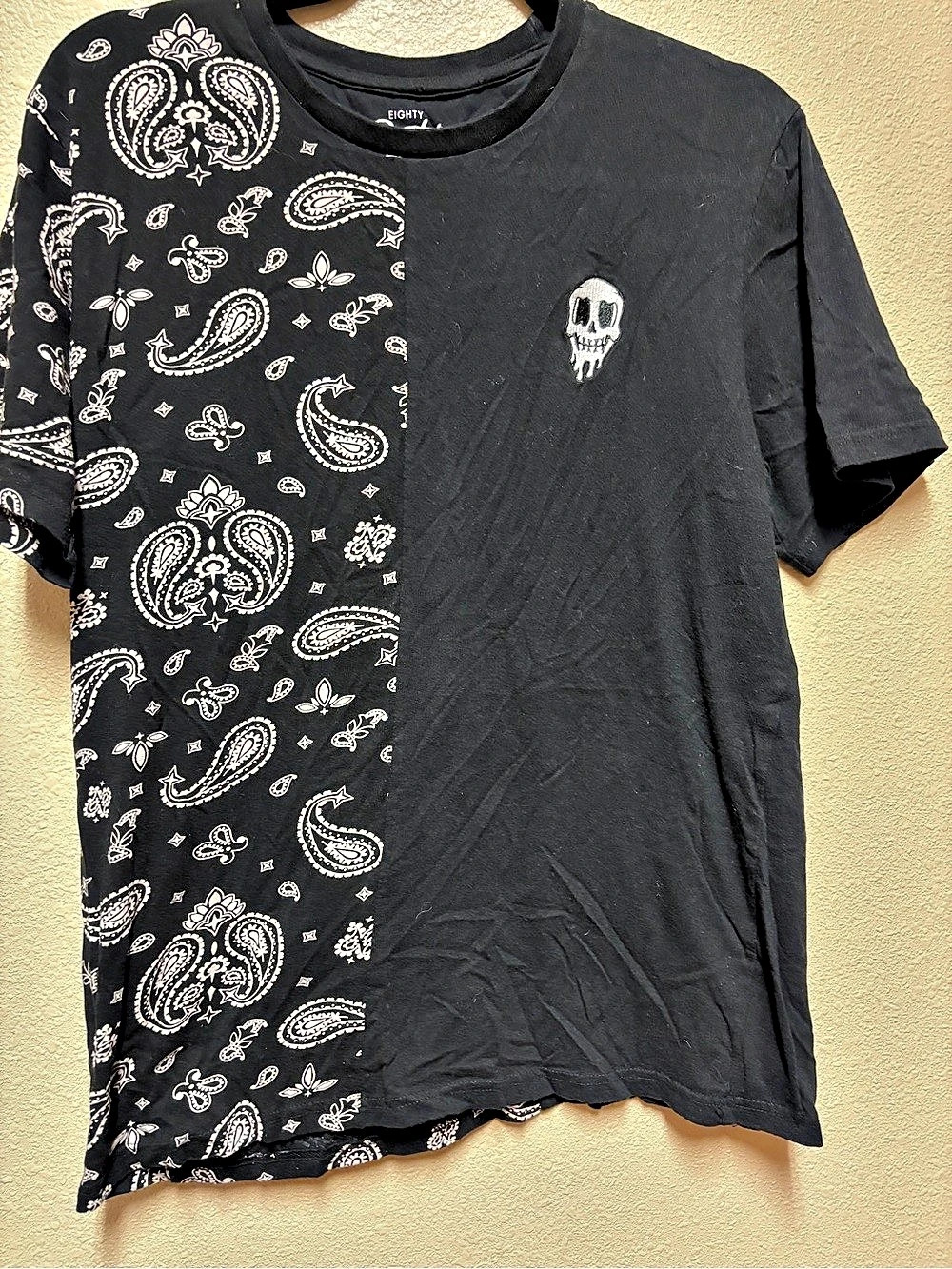Eighty Eight Brand Men's Paisley Skull Graphic Tee Size Medium